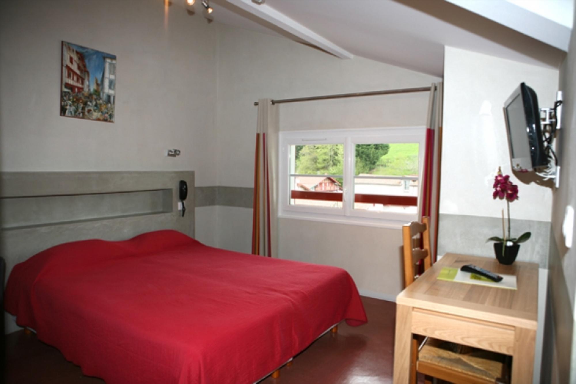 Logis Hotel Ur-Hegian Aïnhoa Exteriör bild