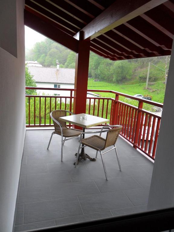 Logis Hotel Ur-Hegian Aïnhoa Exteriör bild