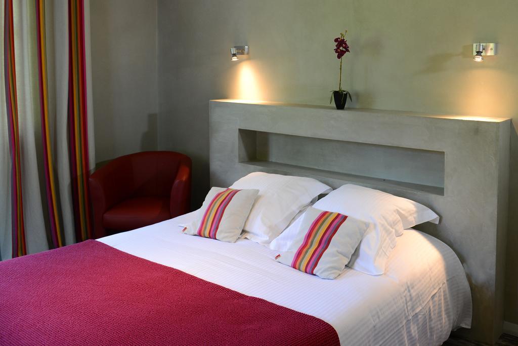 Logis Hotel Ur-Hegian Aïnhoa Exteriör bild
