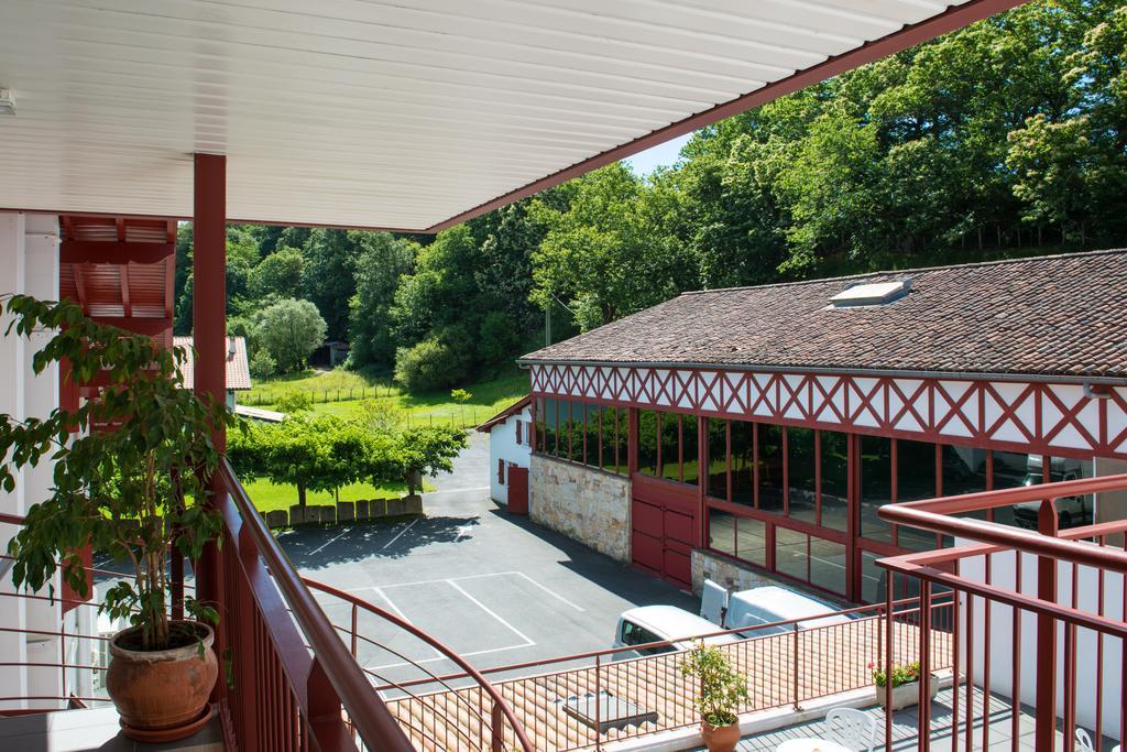 Logis Hotel Ur-Hegian Aïnhoa Exteriör bild